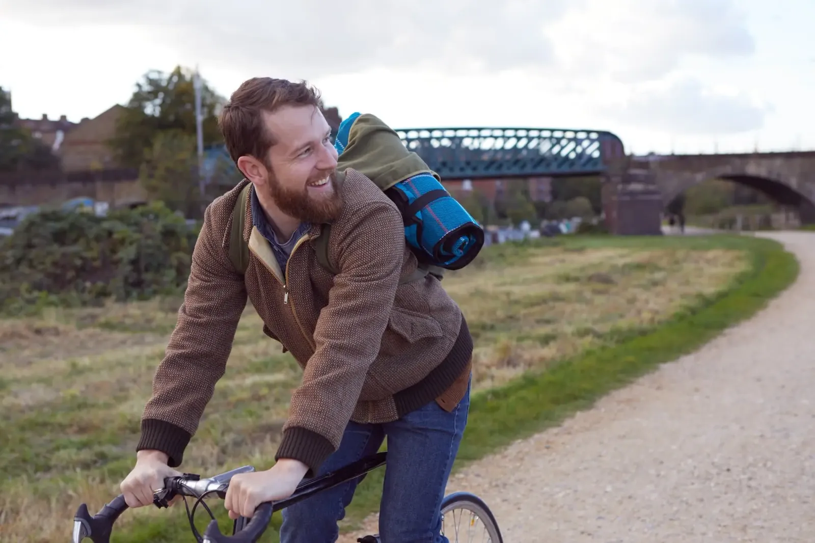 man cycling on path 2023 11 27 05 30 06 utc